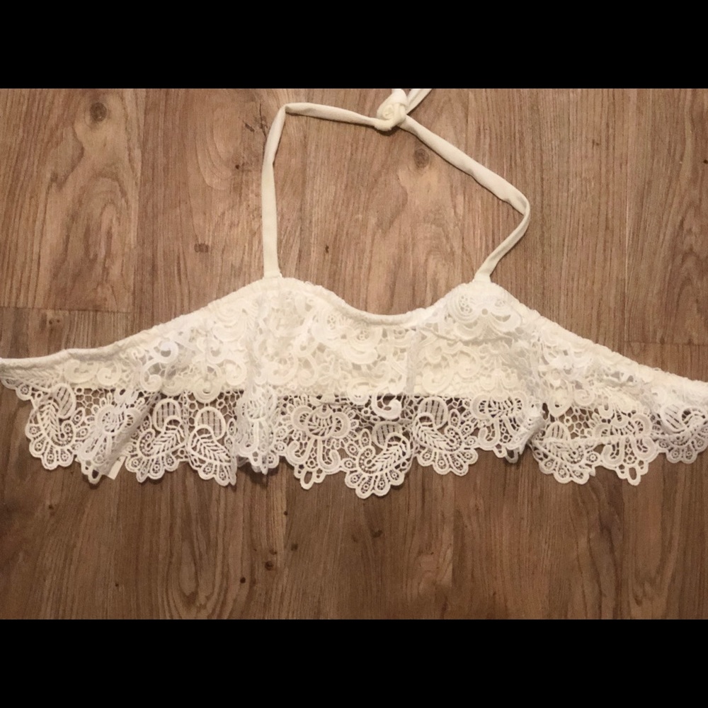 Peek & Beau Embroidered Lace Spandau